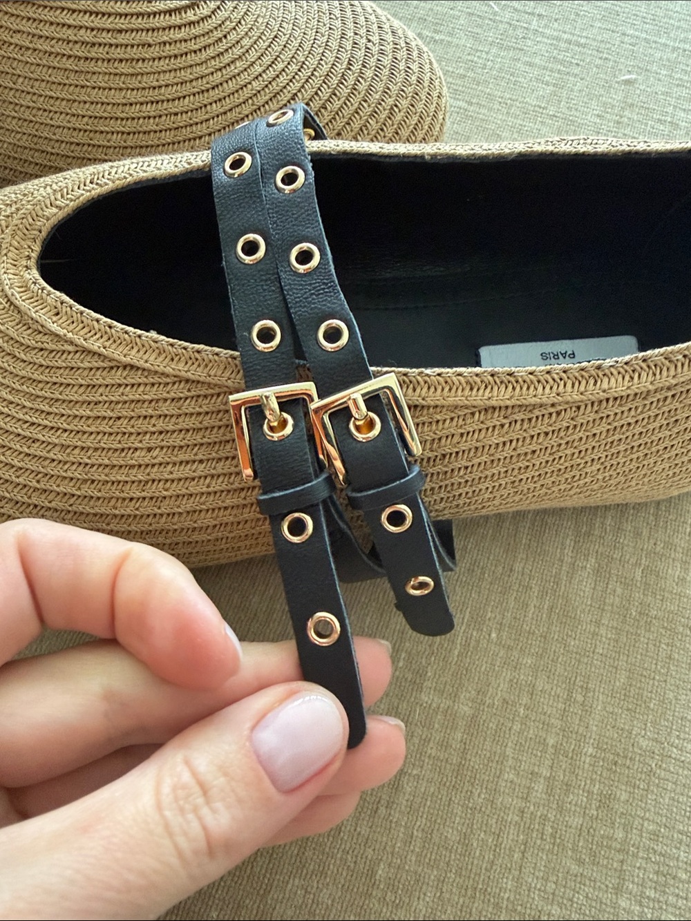 Alaia flats women shoes size 38 but run smaller. Authentic - Picture 8 of 12